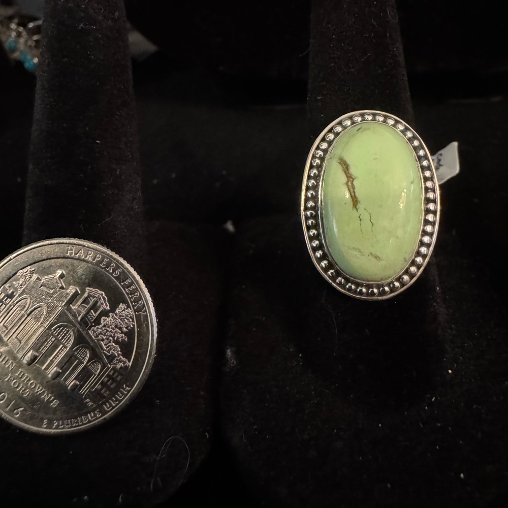 Elegant sterling Silver and genuine Green chrysophrase Stone Ring - Picture 4 of 6